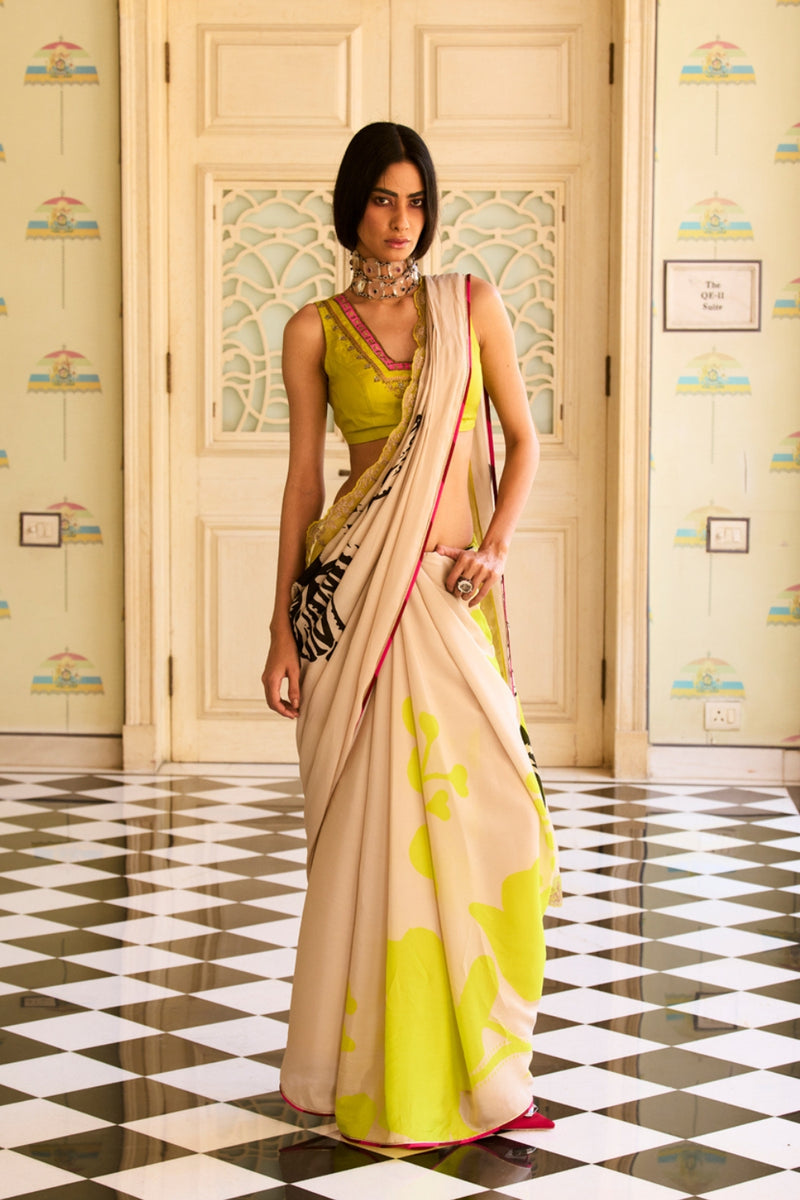 Retro Raani Beige Floral Printed Saree Set silk, crepe saree by Rajiramniq in beige for women Worldwide