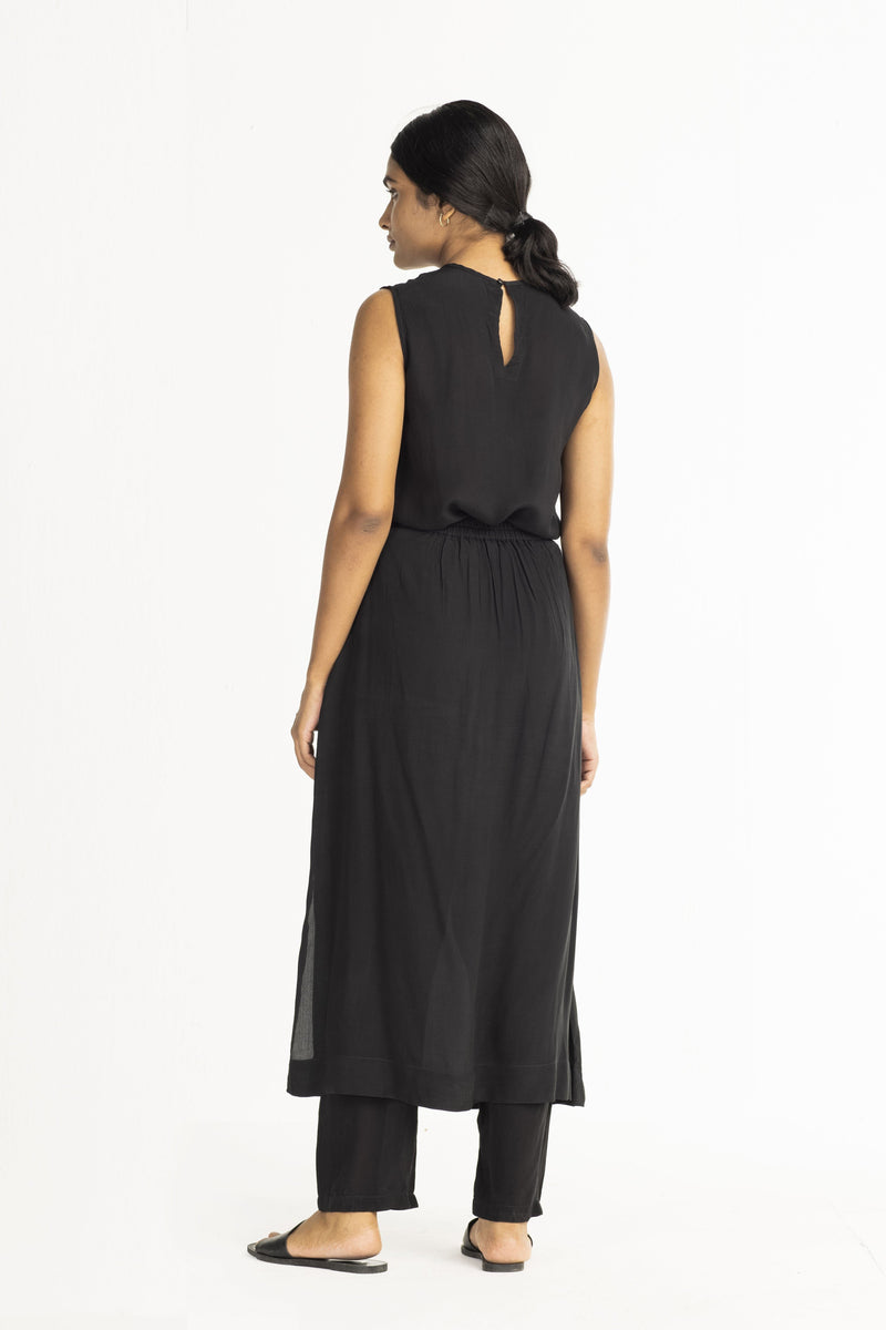 Short Round Top - Black by THREE for women Worldwide