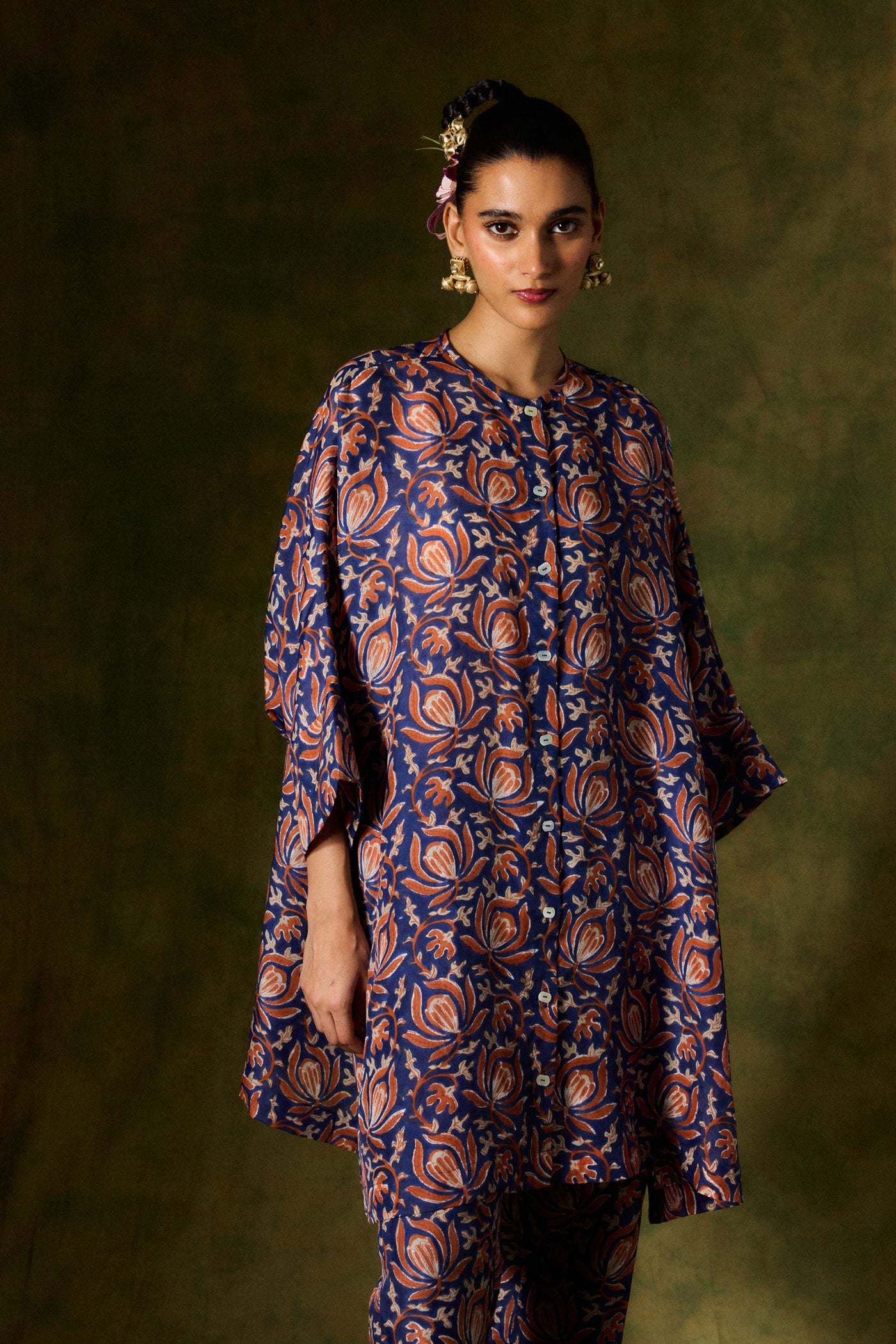 INAAYA SILK KURTA SET