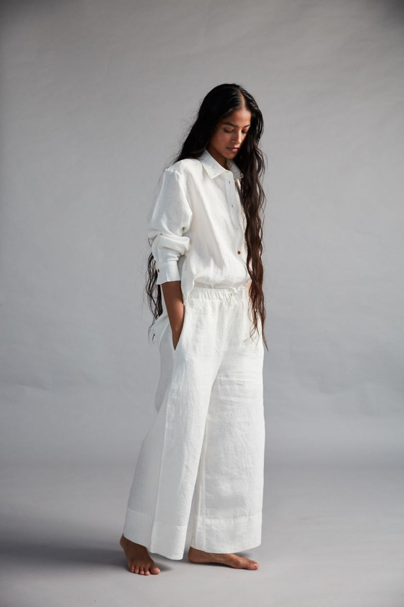 Women's Linen Oversized Shirt - Taj linen by Saphed in white color for women Worldwide